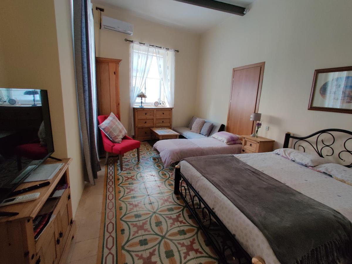 Ellas Place Tarxien Exterior foto