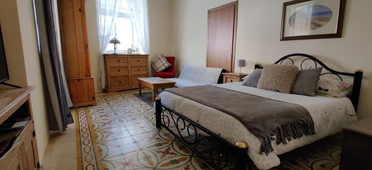 Ellas Place Tarxien Exterior foto